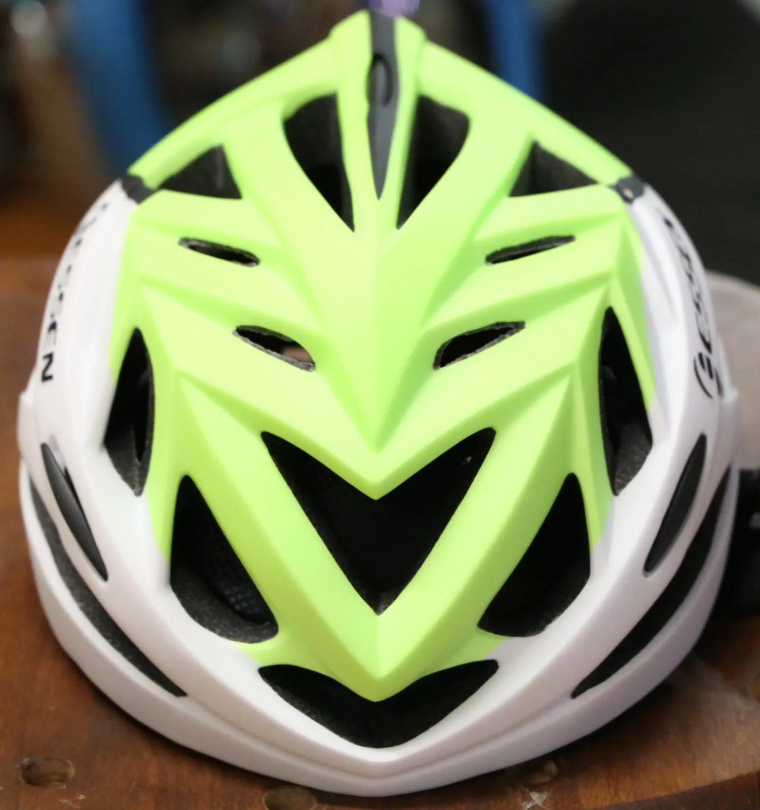 Adult Bicycle Helmet Essen Road Bike Helmet Green White  - Live4bikes