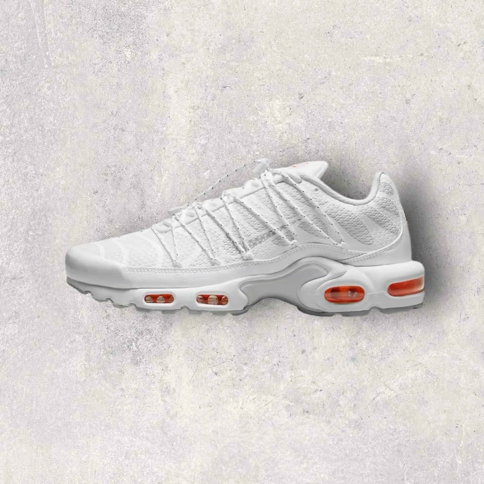 NIKE AIR MAX PLUS UTILTY - WHITE/ORANGE