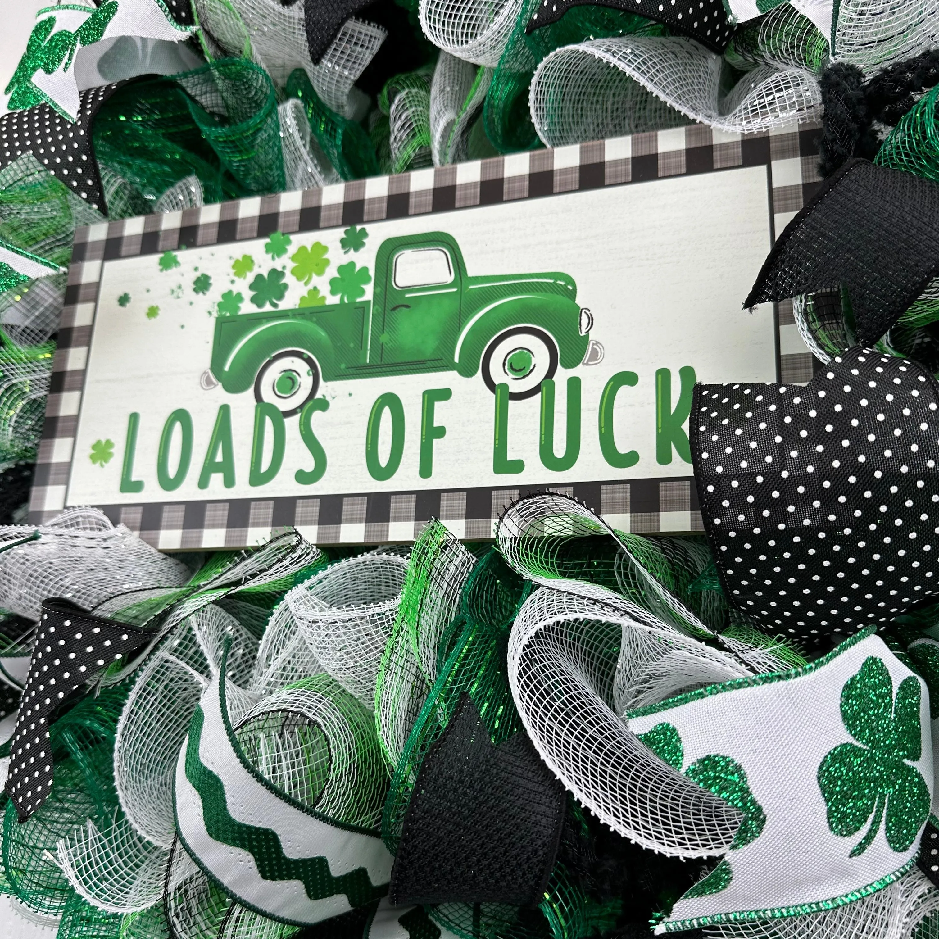 St Patricks Wreath, Loads of Luck Black Green White